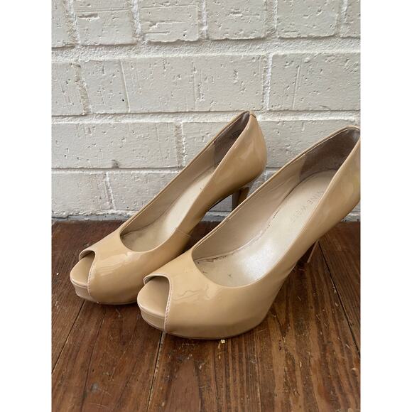 Vintage 90s Nine West Nude Patin Leather Peep Toe 3" Heel Pump Size 8.5M - Picture 6 of 10